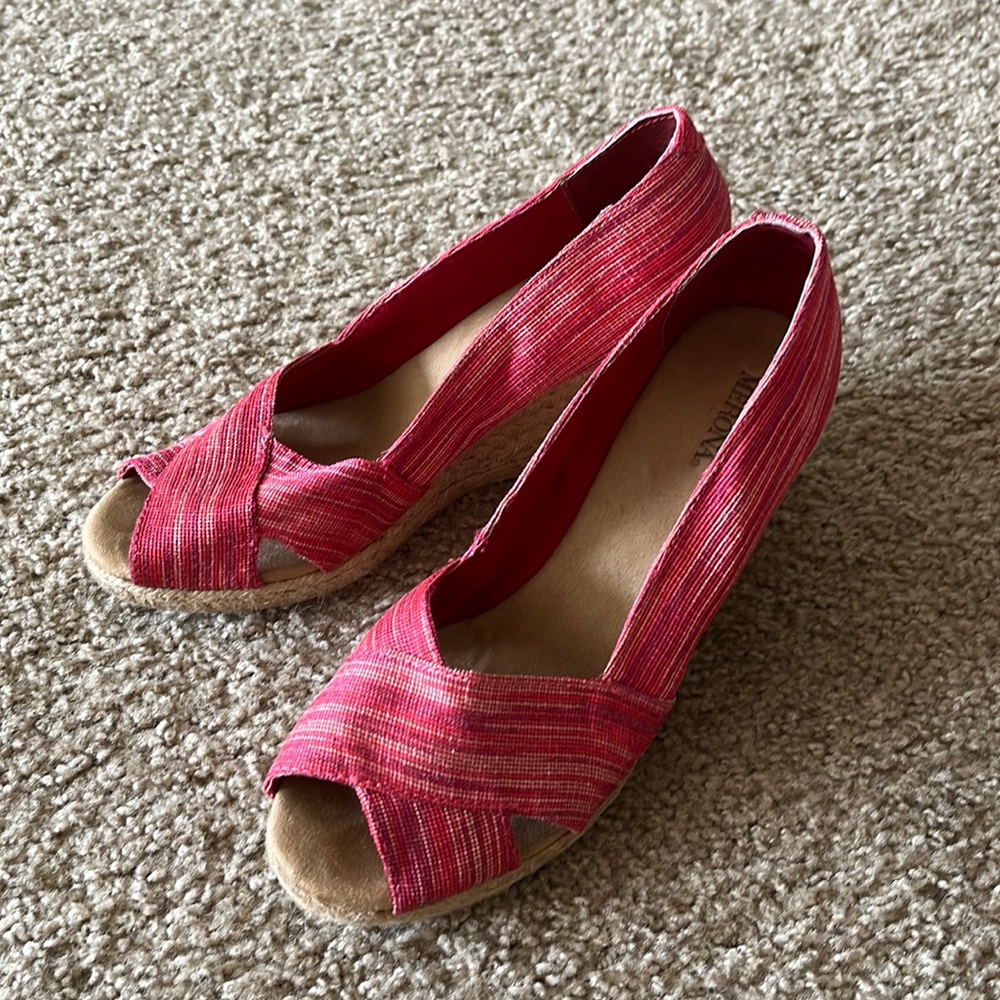 Good condition pink open toe wedges